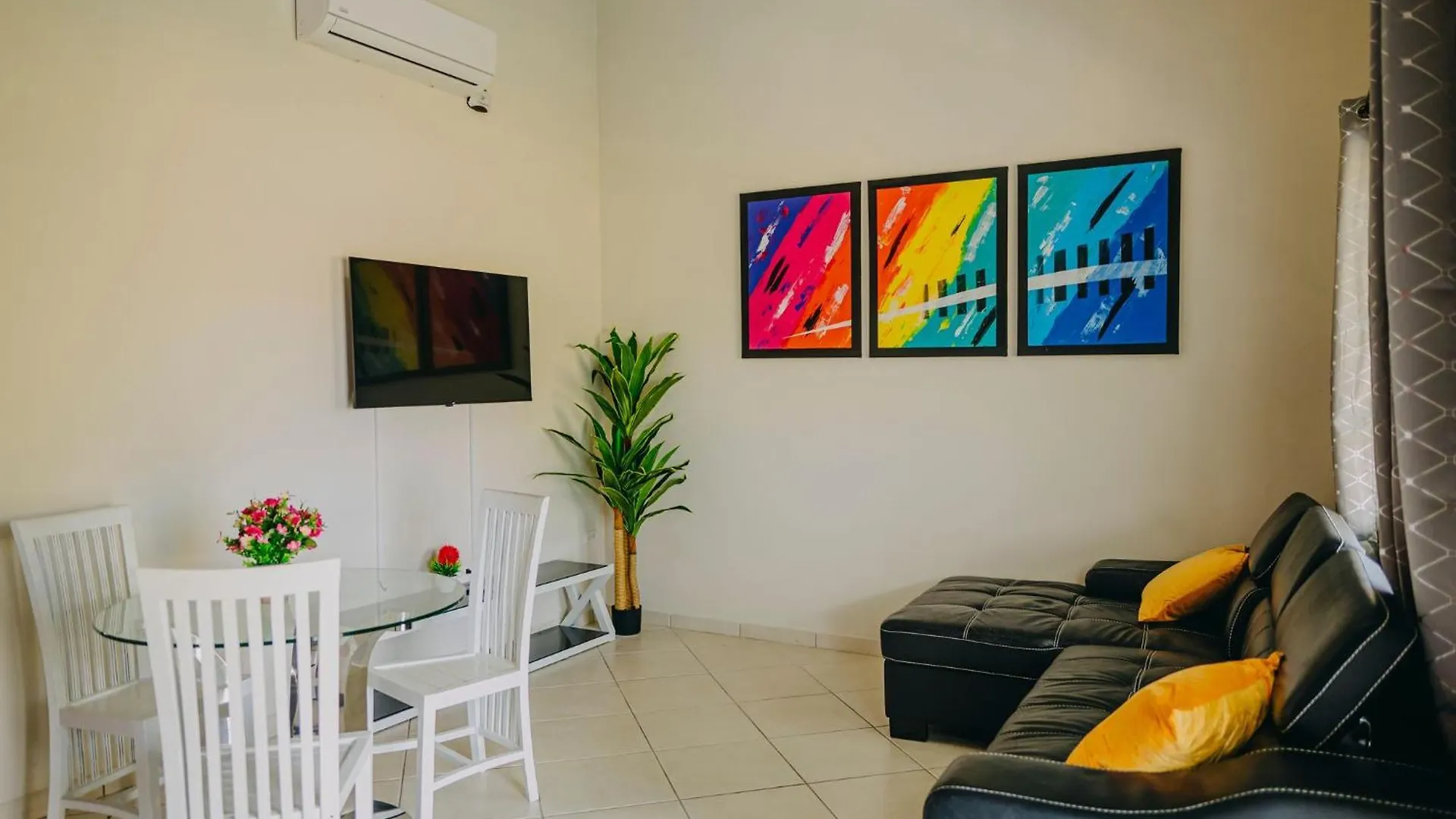 Best Quality 1 Bedroom Apartment 3 Km From Eagle Beach Noord