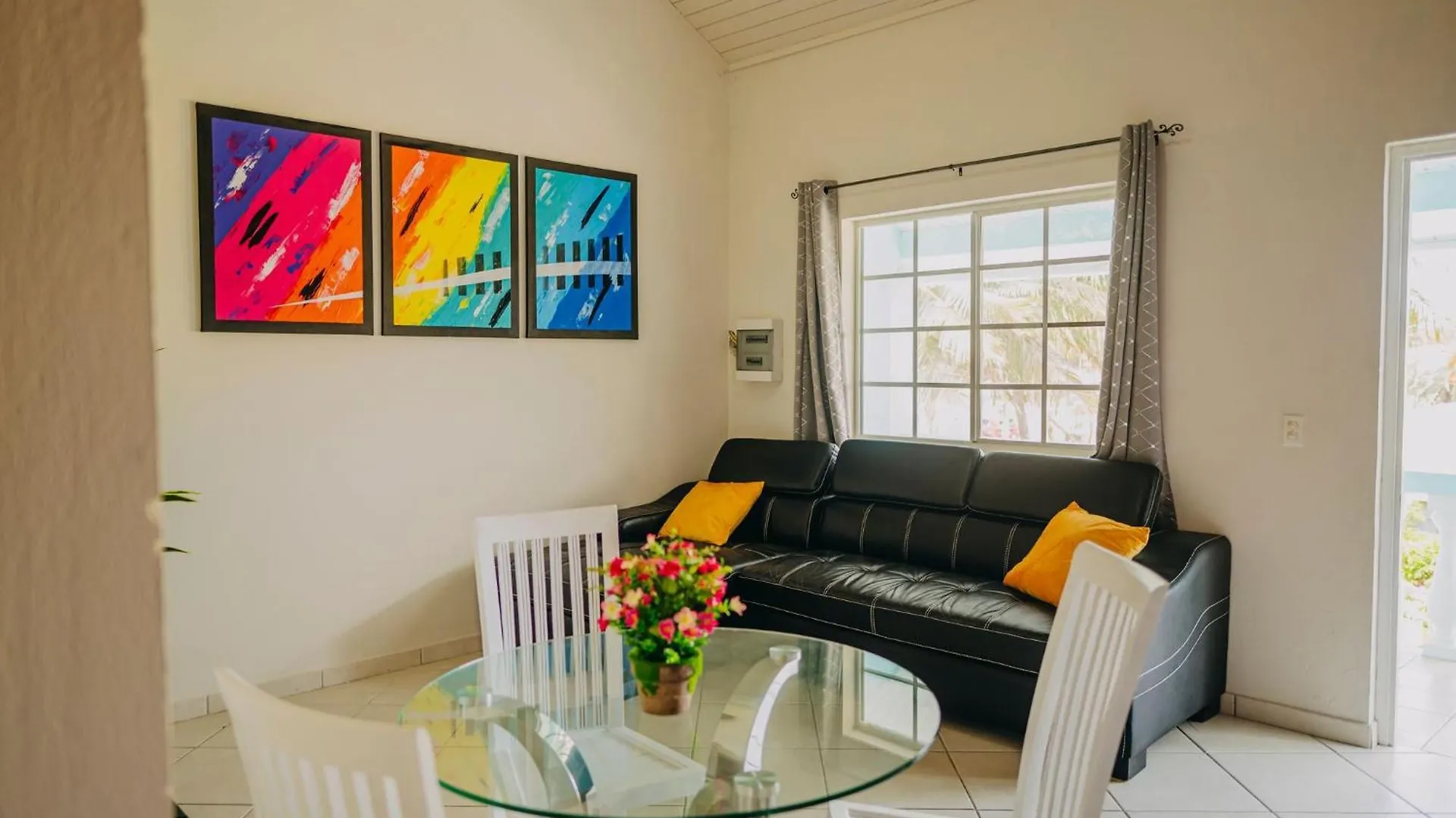 Best Quality 1 Bedroom Apartment 3 Km From Eagle Beach Noord Aruba
